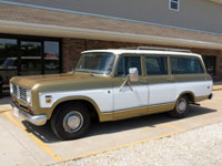 1973 IHC 1010 Travelall