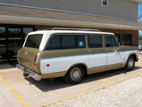 1973 IHC 1010 Travelall