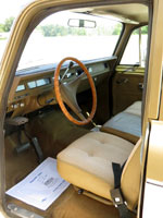 1973 IHC 1010 Travelall