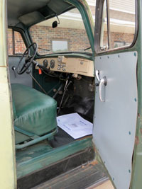 1953 IH R-112 Truck